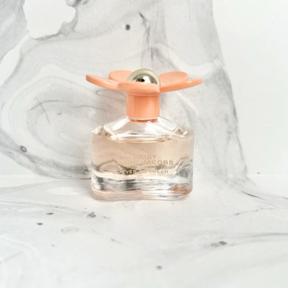 Marc Jacobs Daisy Ever So Fresh Fragrance Mini